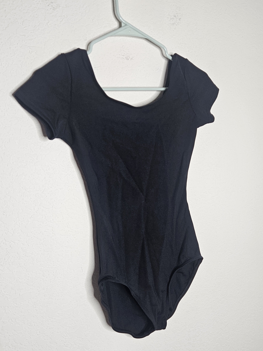 Capezio Black Short Sleeve Scoop Neck Dance Ballet Leotard Size Medium - Picture 2 of 8